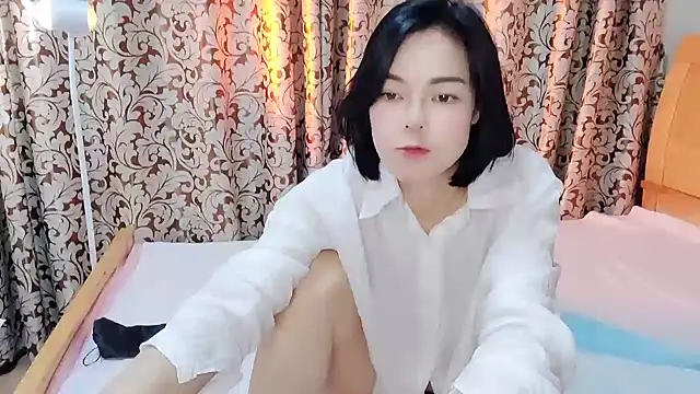 Snapshot of Linda-LL chatting on 02/17/25, 05:47 Linda-LL online show from 02/17/25, 05:47