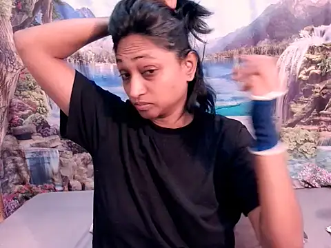 Snapshot of indianspicey chatting on 11/10/25, 04:55 indianspicey online show from 11/10/25, 04:55