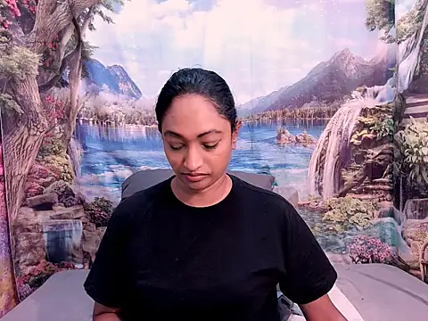 Snapshot of indianspicey chatting on 11/15/25, 05:38 indianspicey online show from 11/15/25, 05:38