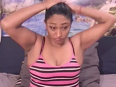 Snapshot of indianspicey chatting on 11/29/25, 07:55 indianspicey online show from 11/29/25, 07:55