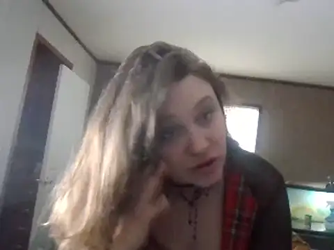 Snapshot of IvanaPlenty chatting on 12/28/24, 03:04 IvanaPlenty online show from 12/28/24, 03:04