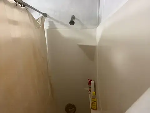 Snapshot of IvanaPlenty chatting on 03/08/25, 11:16 IvanaPlenty online show from 03/08/25, 11:16