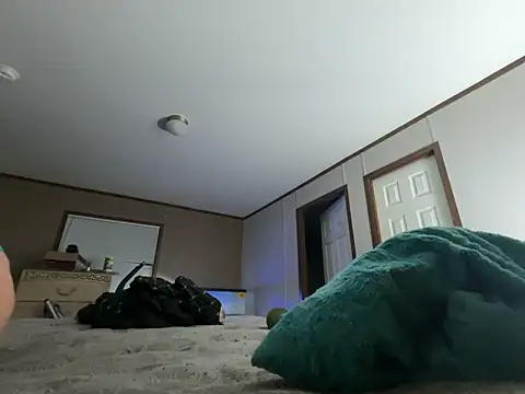 Snapshot of IvanaPlenty chatting on 10/09/25, 04:32 IvanaPlenty online show from 10/09/25, 04:32