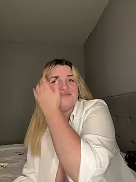 Curvy Rosie99 online show from 12/24/24, 06:39