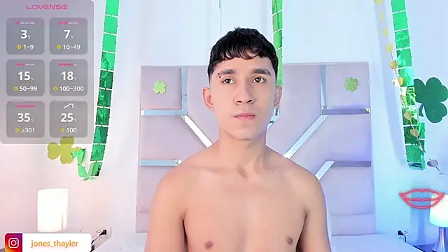 Snapshot of Thayler_jones chatting on 03/28/26, 11:10 Thayler jones online show from 03/28/26, 11:10