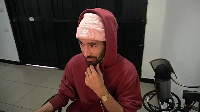 Snapshot of Your_Ice_cream chatting on 12/20/24, 12:05 Your Ice cream online show from 12/20/24, 12:05