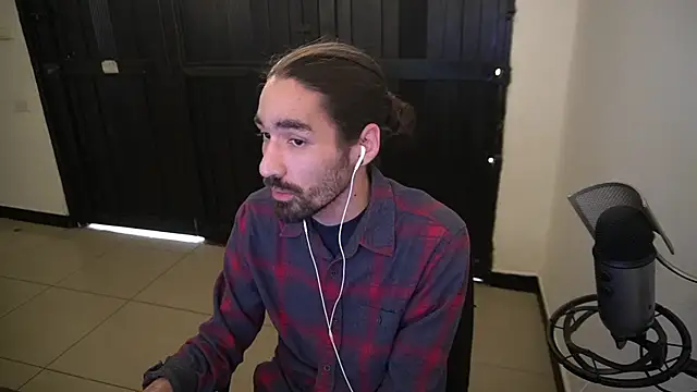 Snapshot of Your_Ice_cream chatting on 12/21/24, 05:07 Your Ice cream online show from 12/21/24, 05:07