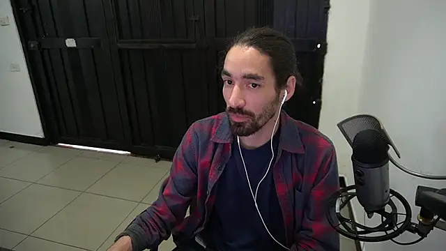 Snapshot of Your_Ice_cream chatting on 12/21/24, 08:10 Your Ice cream online show from 12/21/24, 08:10