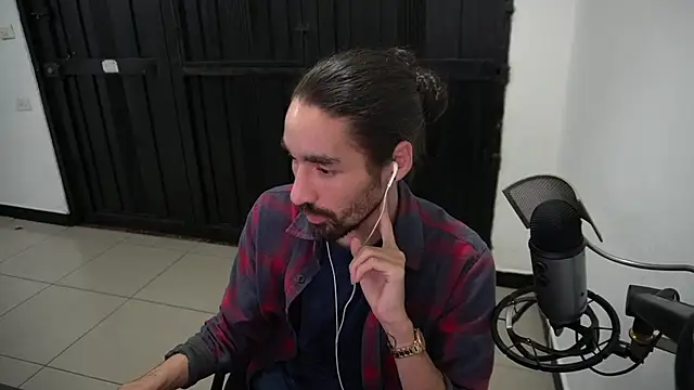 Snapshot of Your_Ice_cream chatting on 12/21/24, 11:13 Your Ice cream online show from 12/21/24, 11:13