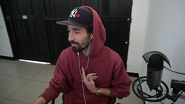 Snapshot of Your_Ice_cream chatting on 12/26/24, 06:12 Your Ice cream online show from 12/26/24, 06:12