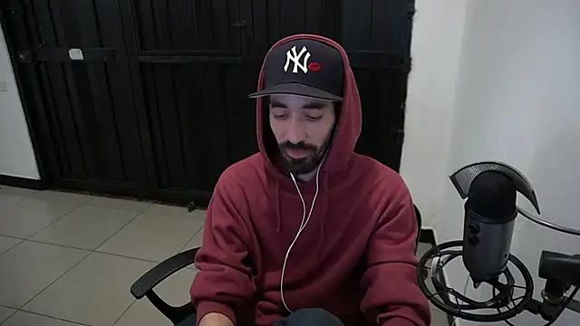 Snapshot of Your_Ice_cream chatting on 12/27/24, 12:18 Your Ice cream online show from 12/27/24, 12:18