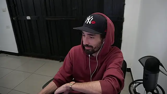 Snapshot of Your_Ice_cream chatting on 12/28/24, 10:36 Your Ice cream online show from 12/28/24, 10:36