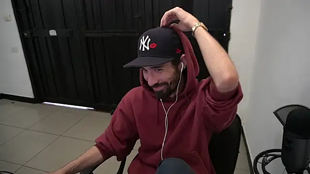 Snapshot of Your_Ice_cream chatting on 12/28/24, 01:38 Your Ice cream online show from 12/28/24, 01:38