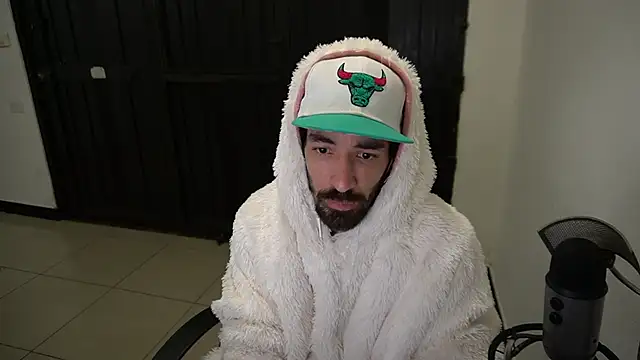 Snapshot of Your_Ice_cream chatting on 01/01/25, 12:43 Your Ice cream online show from 01/01/25, 12:43