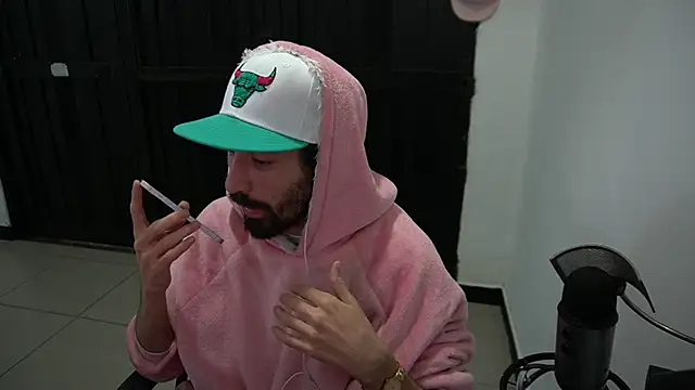 Snapshot of Your_Ice_cream chatting on 01/01/25, 11:07 Your Ice cream online show from 01/01/25, 11:07