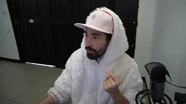 Snapshot of Your_Ice_cream chatting on 01/06/25, 12:46 Your Ice cream online show from 01/06/25, 12:46