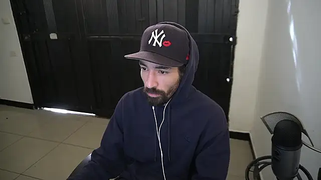 Snapshot of Your_Ice_cream chatting on 01/11/25, 08:32 Your Ice cream online show from 01/11/25, 08:32