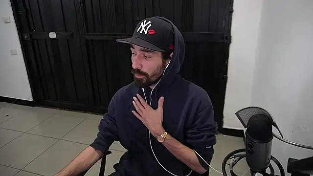 Snapshot of Your_Ice_cream chatting on 01/11/25, 11:35 Your Ice cream online show from 01/11/25, 11:35