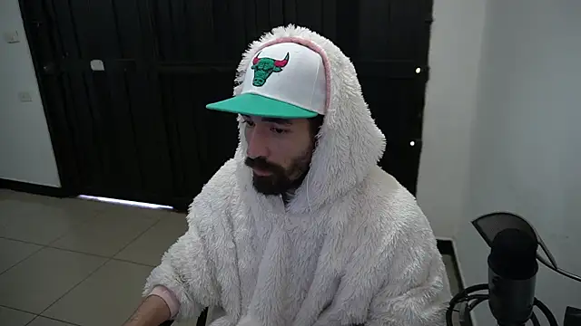 Snapshot of Your_Ice_cream chatting on 01/16/25, 04:18 Your Ice cream online show from 01/16/25, 04:18