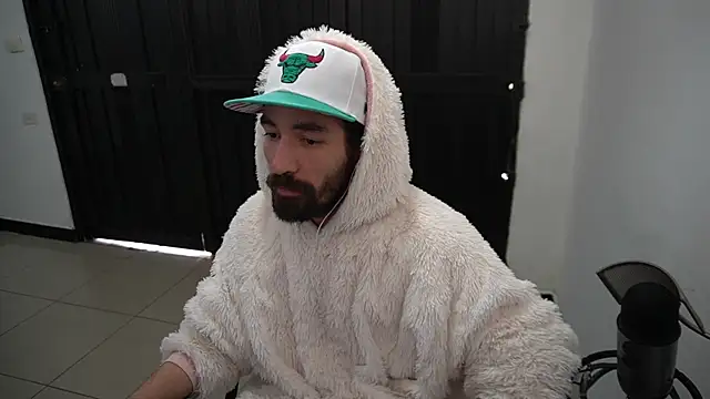 Snapshot of Your_Ice_cream chatting on 01/16/25, 07:20 Your Ice cream online show from 01/16/25, 07:20