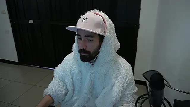 Snapshot of Your_Ice_cream chatting on 01/19/25, 11:23 Your Ice cream online show from 01/19/25, 11:23