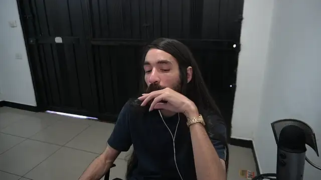 Snapshot of Your_Ice_cream chatting on 01/29/25, 03:04 Your Ice cream online show from 01/29/25, 03:04