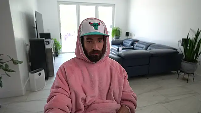 Snapshot of Your_Ice_cream chatting on 03/20/25, 04:42 Your Ice cream online show from 03/20/25, 04:42