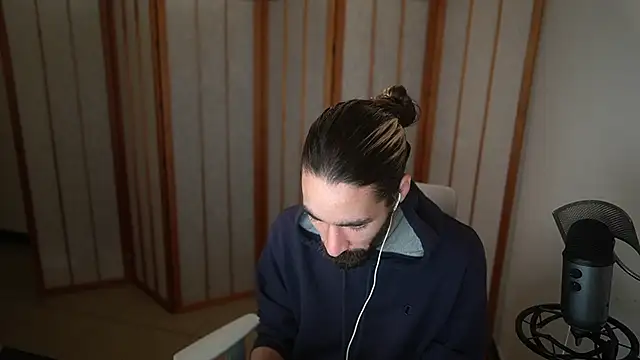 Snapshot of Your_Ice_cream chatting on 10/15/25, 02:28 Your Ice cream online show from 10/15/25, 02:28