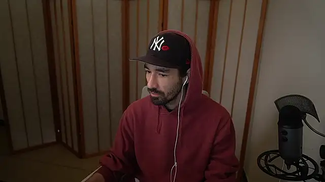 Snapshot of Your_Ice_cream chatting on 10/18/25, 03:35 Your Ice cream online show from 10/18/25, 03:35