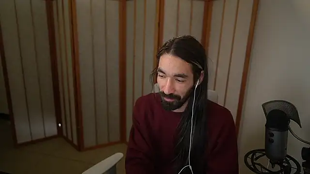 Snapshot of Your_Ice_cream chatting on 11/12/25, 02:28 Your Ice cream online show from 11/12/25, 02:28