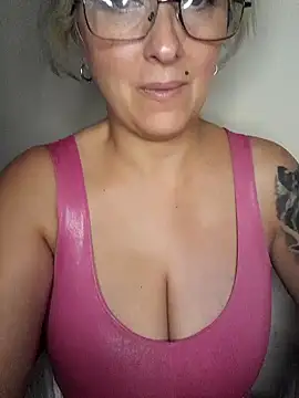 Snapshot of DesireSatler chatting on 12/20/24, 01:58 DesireSatler online show from 12/20/24, 01:58