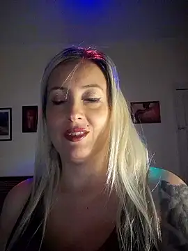 Snapshot of DesireSatler chatting on 11/21/25, 03:16 DesireSatler online show from 11/21/25, 03:16