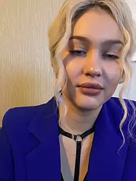 KikiWatson online show from 01/19/25, 08:18