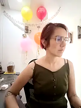 your red rose  online show from 12/04/24, 04:49