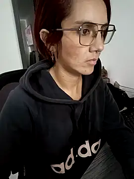 your red rose  online show from 01/13/25, 10:35