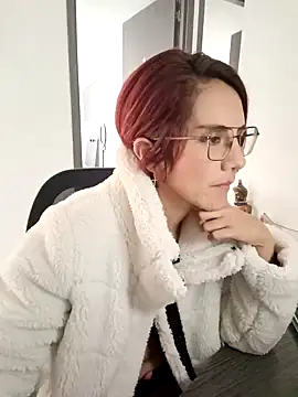 your red rose  online show from 01/14/25, 07:43