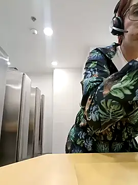 your red rose  online show from 01/17/25, 07:16