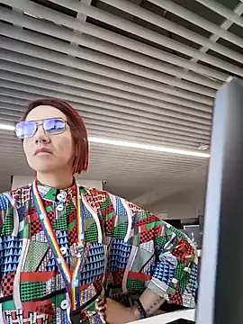 your red rose  online show from 01/22/25, 01:42