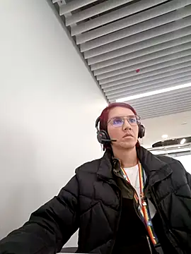 your red rose  online show from 03/06/25, 04:17