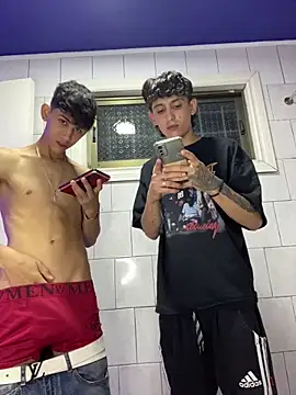 Snapshot of LatinBoysxxx chatting on 01/17/25, 09:06 LatinBoysxxx online show from 01/17/25, 09:06