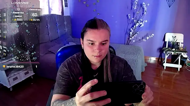 Nika 1  online show from 12/16/25, 08:47