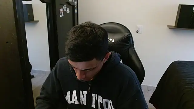 kv   xxx  online show from 03/17/26, 08:34