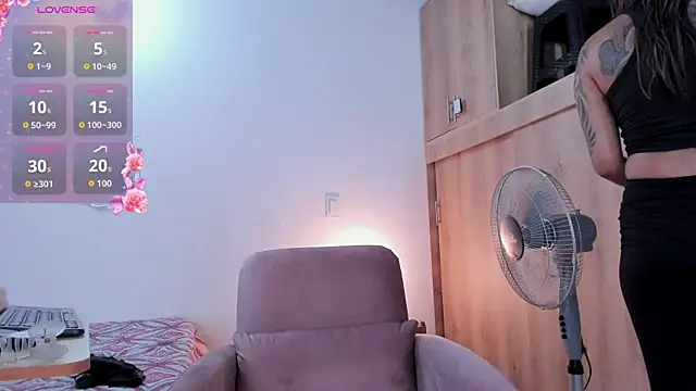 medussa13  online show from 11/04/25, 01:10