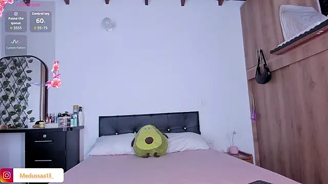 medussa13  online show from 03/18/26, 12:08