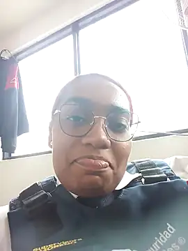 Cinnamon-Skin online show from 01/03/25, 09:15