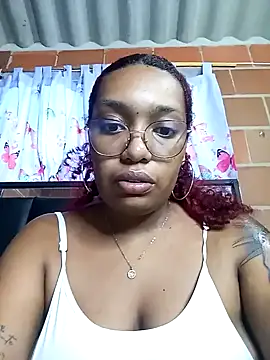 Cinnamon-Skin online show from 01/15/25, 11:08