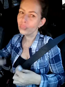 Snapshot of uber_babe chatting on 12/10/24, 02:50 uber babe online show from 12/10/24, 02:50