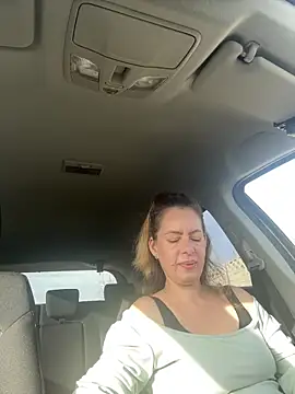 Snapshot of uber_babe chatting on 12/14/24, 09:51 uber babe online show from 12/14/24, 09:51