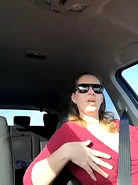 Snapshot of uber_babe chatting on 01/10/25, 11:43 uber babe online show from 01/10/25, 11:43