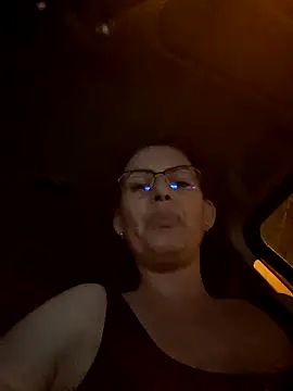 Snapshot of uber_babe chatting on 01/21/25, 06:02 uber babe online show from 01/21/25, 06:02